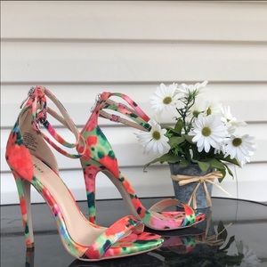 Just Fab Floral Heels Size 7